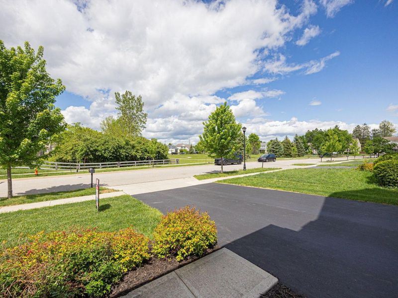 5945 Annsborough Drive , Galloway, OH 43119 Photo 8
