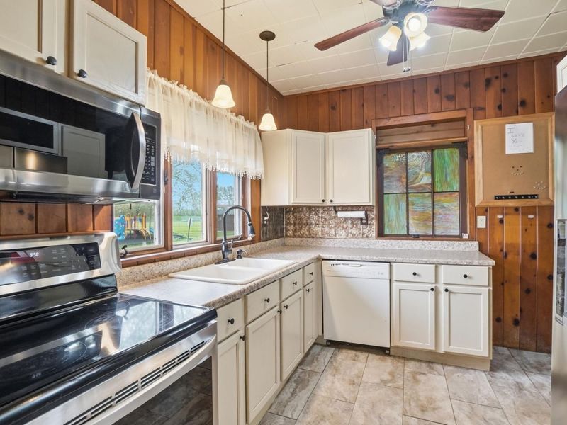 909 W Sugar Street , Mount Vernon, OH 43050 Photo 12