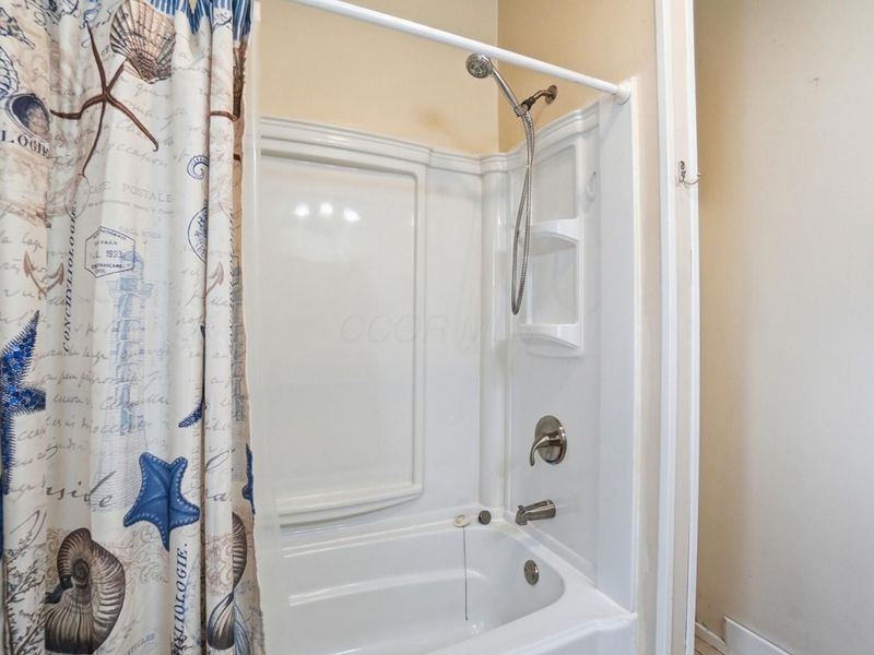 909 W Sugar Street , Mount Vernon, OH 43050 Photo 24