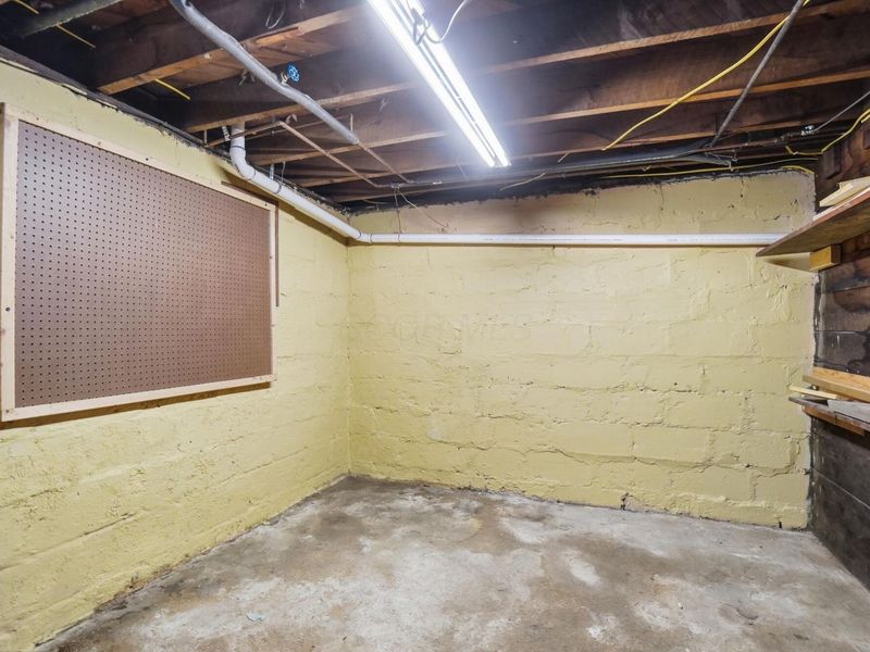 909 W Sugar Street , Mount Vernon, OH 43050 Photo 31