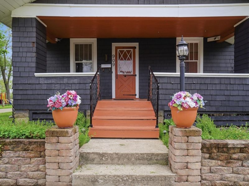 909 W Sugar Street , Mount Vernon, OH 43050 Photo 4