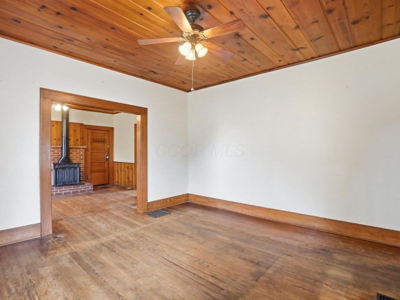 909 W Sugar Street , Mount Vernon, OH 43050 Photo 8