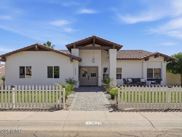 5623 E CLAIRE Drive, Scottsdale, AZ 85254