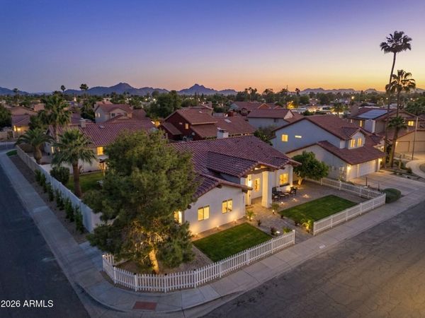 5623 E CLAIRE Drive, Scottsdale, AZ 85254