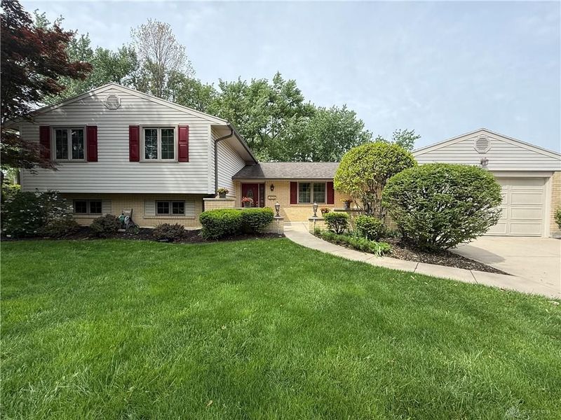 2272 Whispering Willow Circle, Kettering, OH 45440 Photo 1