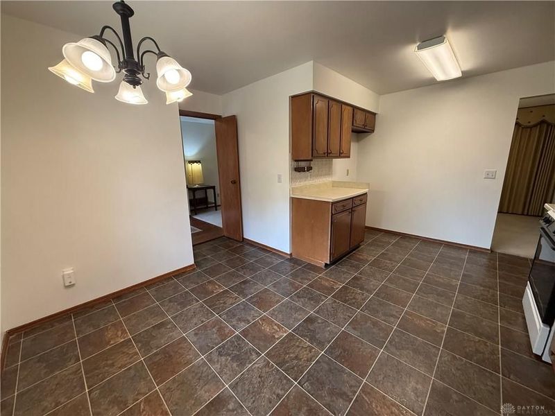 2272 Whispering Willow Circle, Kettering, OH 45440 Photo 12