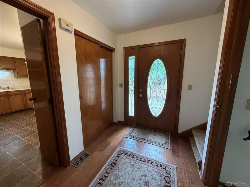 2272 Whispering Willow Circle, Kettering, OH 45440 Photo 7