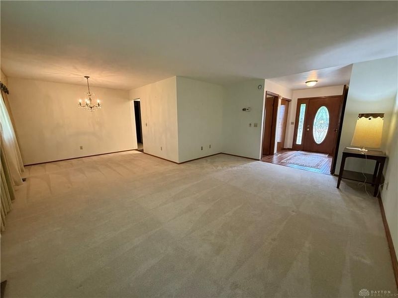 2272 Whispering Willow Circle, Kettering, OH 45440 Photo 8