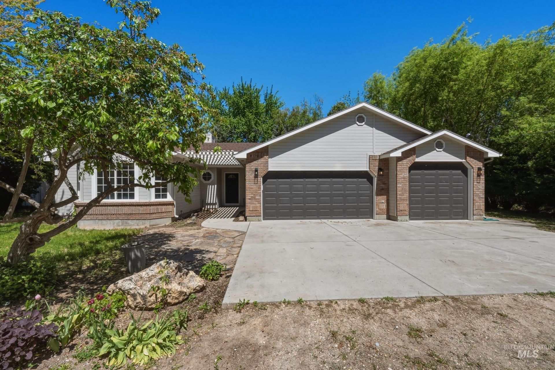 6600 E Victory Rd, Nampa, ID 83687 Main Photo