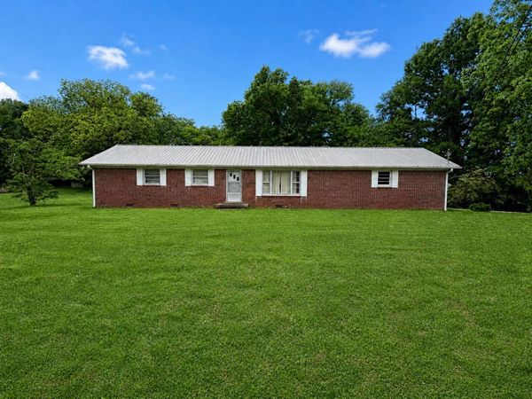 955 Rocky Rd , Pulaski, TN 38478