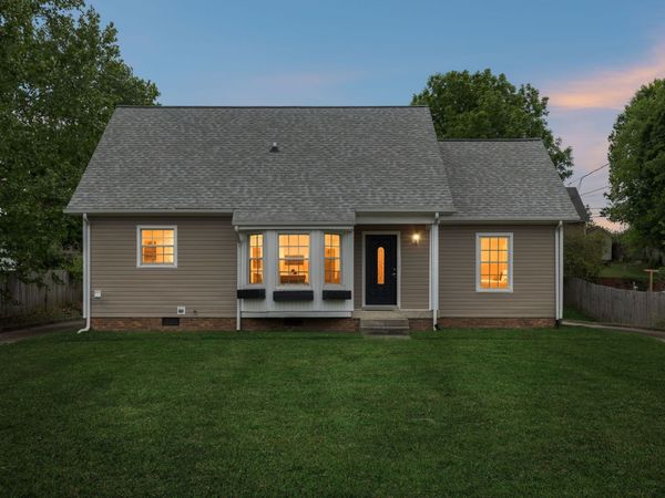 422 Cook Dr , Clarksville, TN 37042