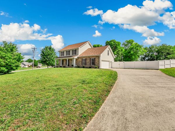 1121 Lucas Wayne Dr , Clarksville, TN 37043