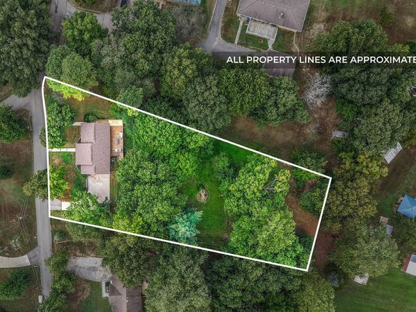 114 Hickory Hill Dr , Dover, TN 37058