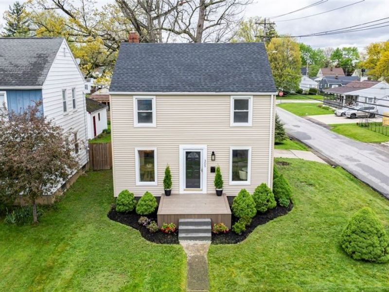 305 Hayes Avenue, Cuyahoga Falls, OH 44221 Photo 1
