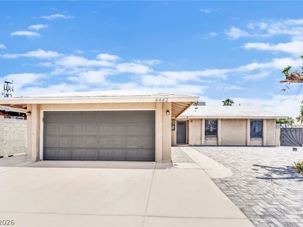 4442 Eureka Circle, Las Vegas, NV 89103