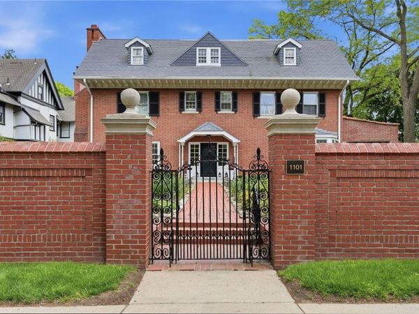 1101 Shady Avenue, Pittsburgh, PA 15232