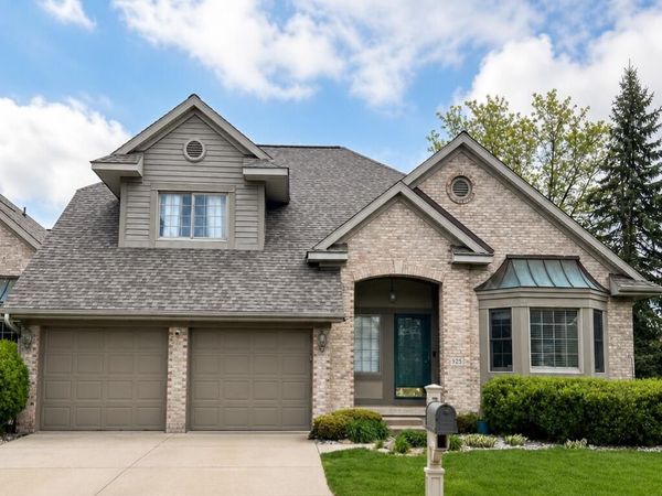 325 Geneva Circle, Lansing, MI 48917