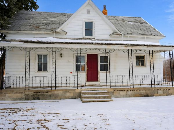 307 4th Street N, Richardton, ND 58652