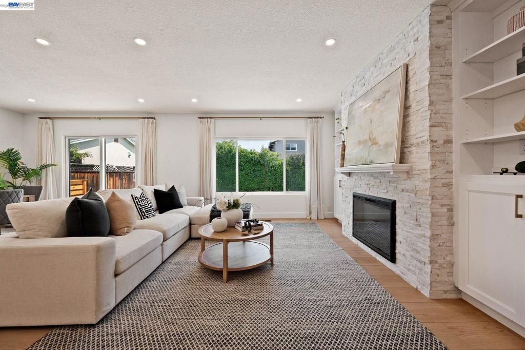 35279 Farnham Dr, Newark, CA 94560 Main Photo