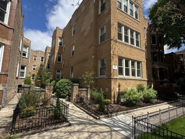 1930 W Addison Street , Unit 3S, Chicago, IL 60613