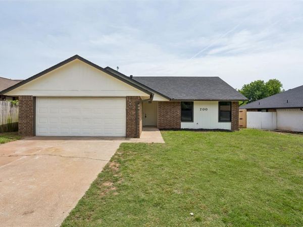 700 Black Hawk Drive, Norman, OK 73072