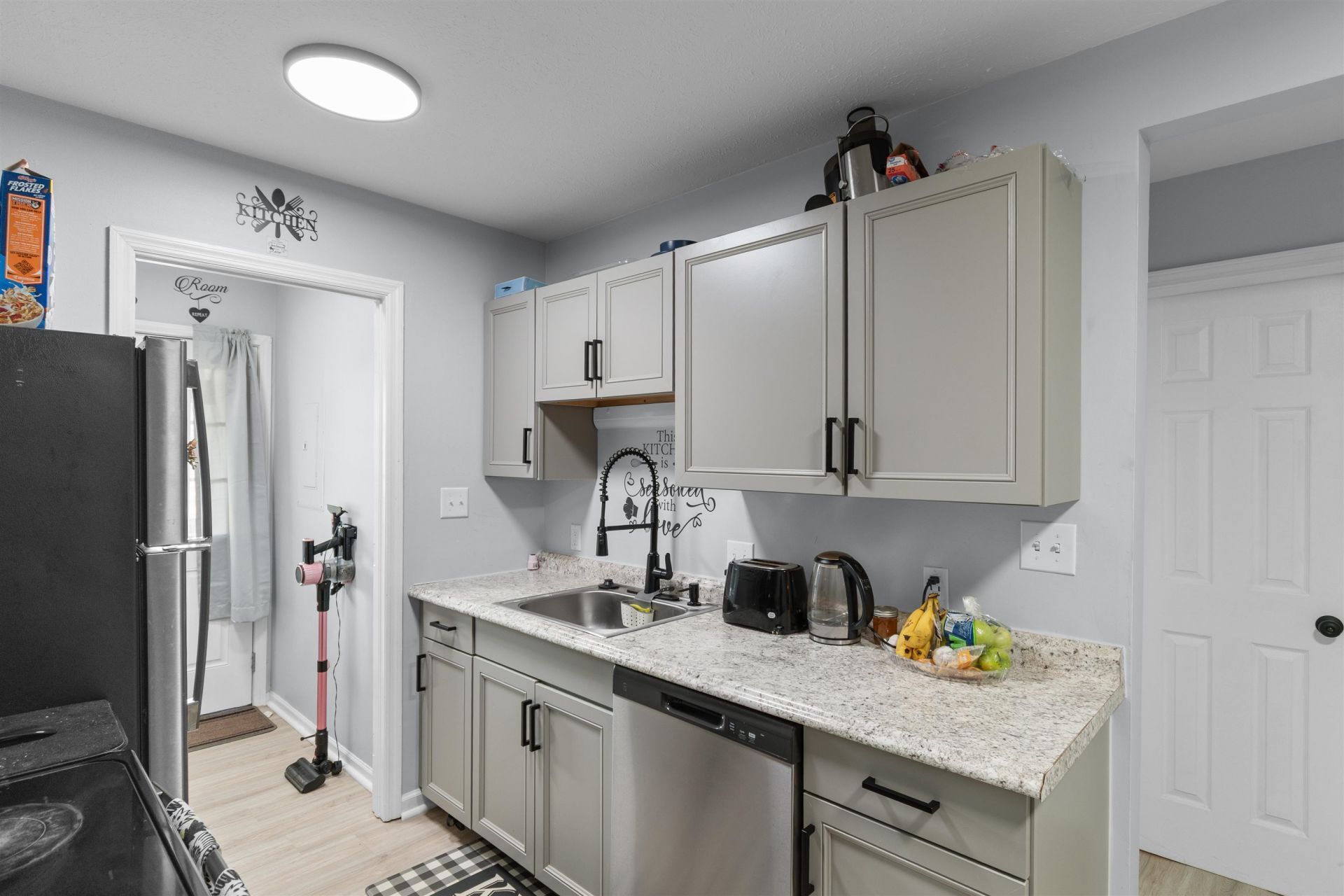 755 Burcale Rd. Photo 8