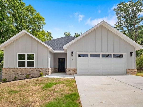 6 Tarland Lane , Bella Vista, AR 72715