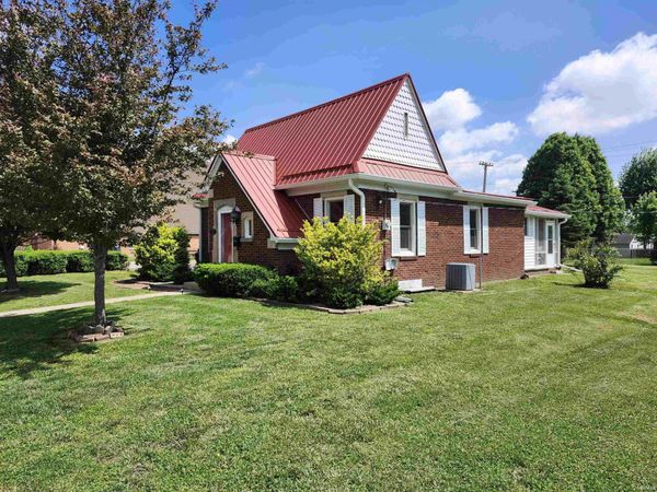 449 NE 4th Street, Linton, IN 47441