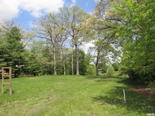 15720 E Kenabeck Trail, Cuba, IL 61427
