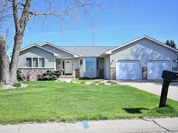 130 Benson DRIVE, Lewiston, MN 55952