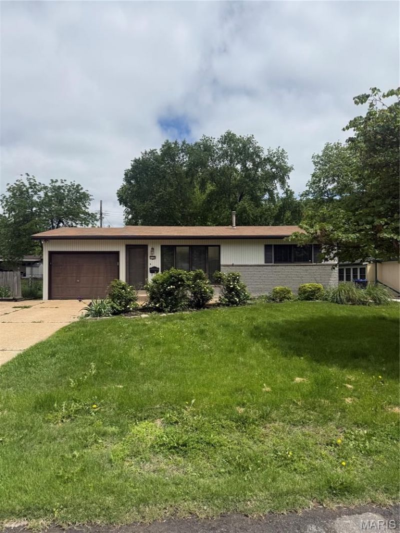 1125 Florland Drive, Florissant, MO 63031 Main Photo