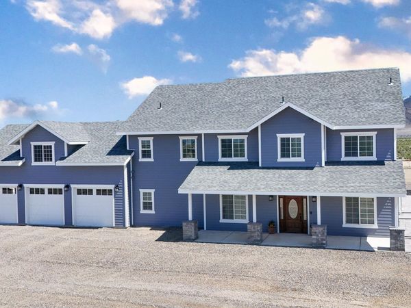 6300 Bear Grass Road, Winnemucca, NV 89445