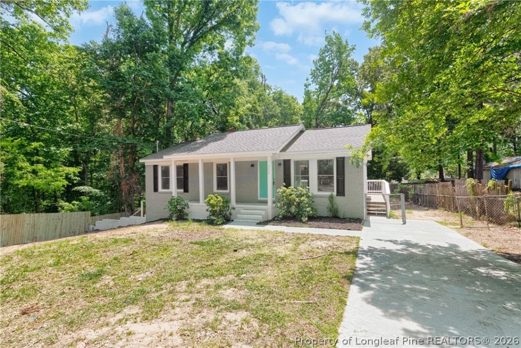 724 Skycliff Court, Fayetteville, NC 28311 Main Photo