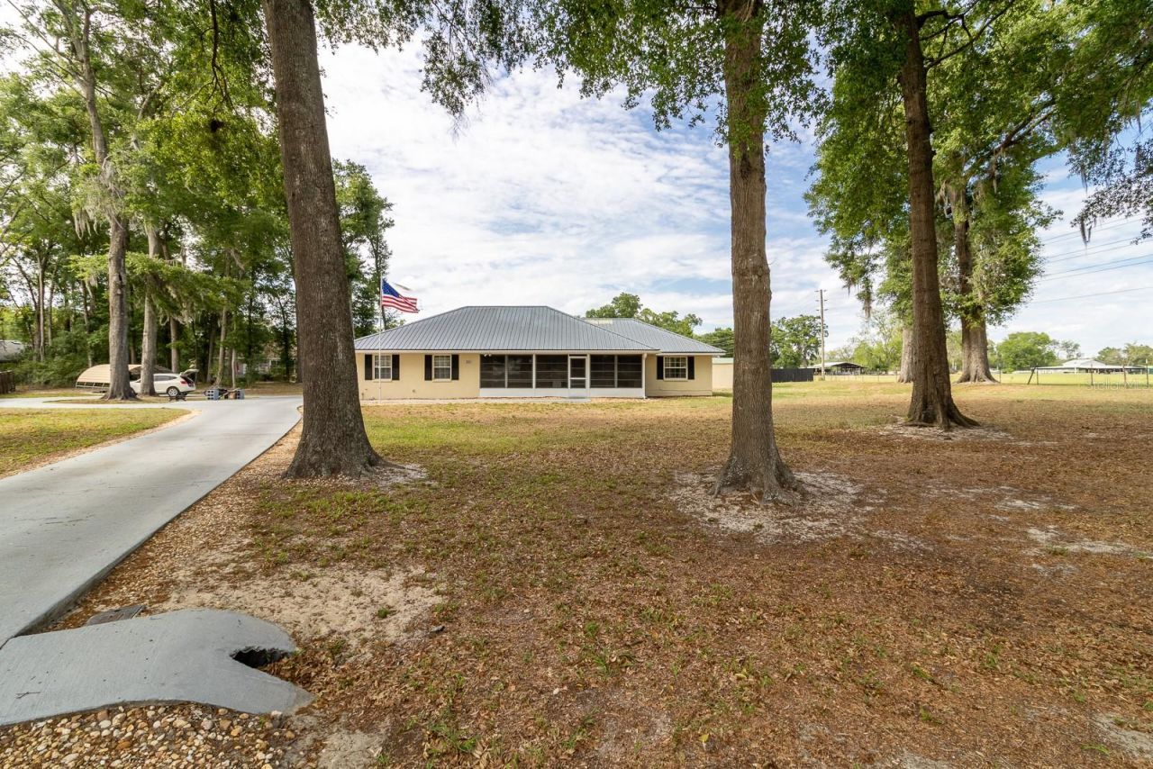 300 SW Brighton Court , Fort White, FL 32038 Photo