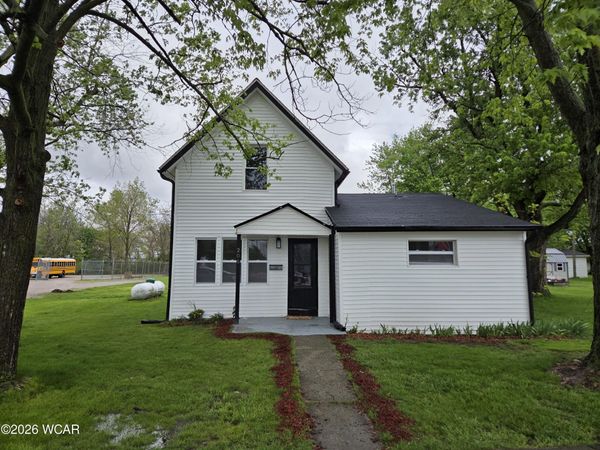 206 W Perry Street, Grover Hill, OH 45849