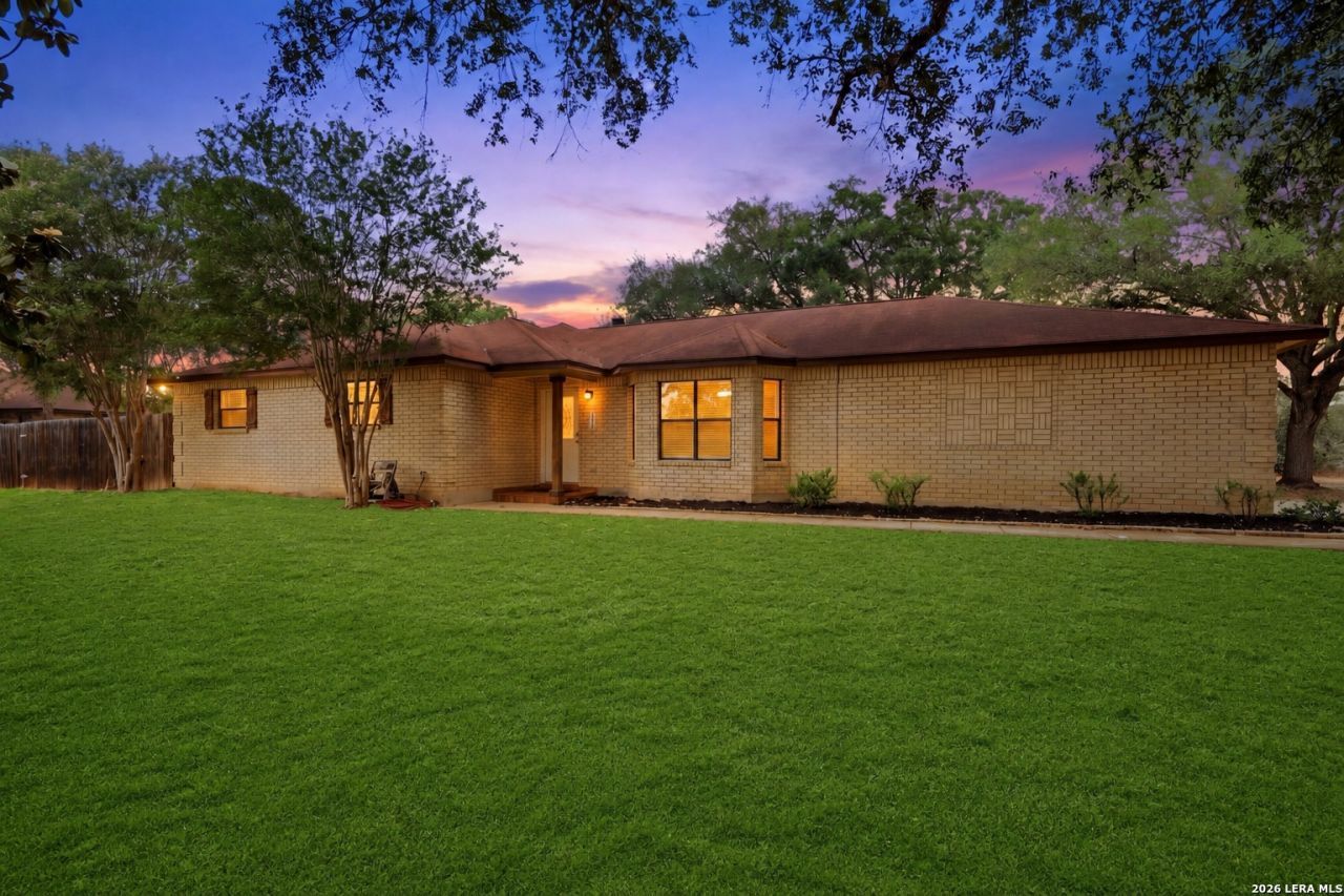 106 Oak Ridge Dr., La Vernia, TX 78121 Main Photo
