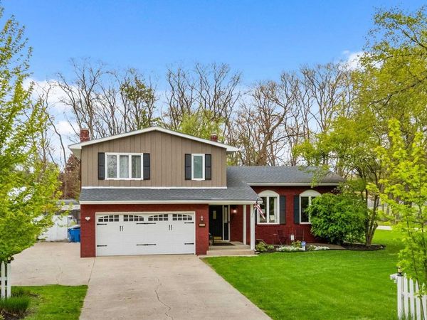 53040 Glenmoor Street, Elkhart, IN 46514