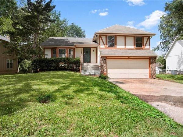 14204 S Raintree Drive, Olathe, KS 66062