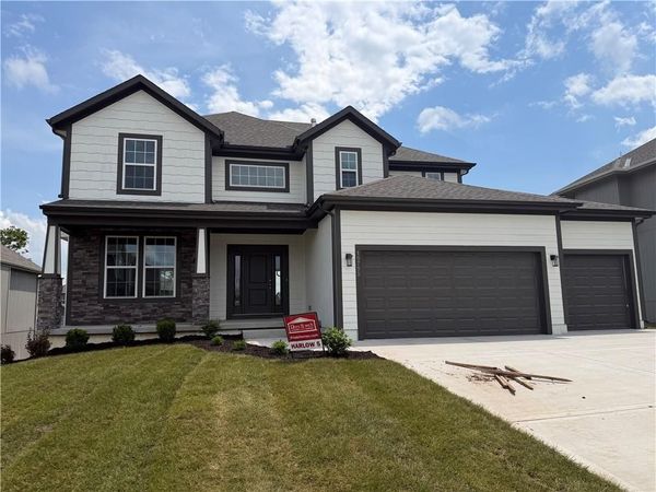 19799 W 114th Place, Olathe, KS 66061