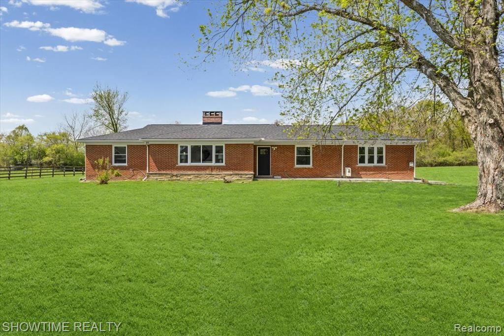 25275 Ormond Drive, Southfield, MI 48033 Main Photo