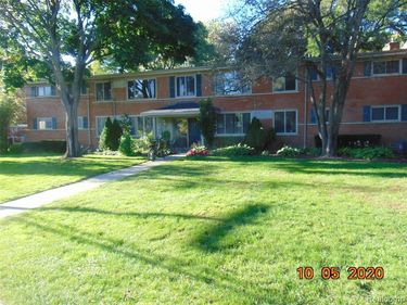 1127 DERBY RD APT 7, Birmingham, MI 48009