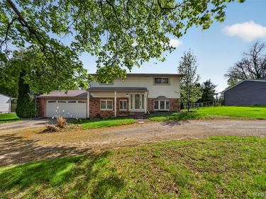 2260 Shankin Drive, Wolverine Lake Vlg, MI 48390