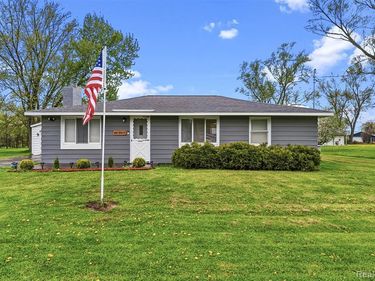 3102 Coin Street, Burton, MI 48519