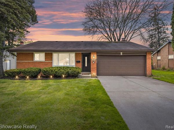 20125 Ledgestone Street, Southfield, MI 48076
