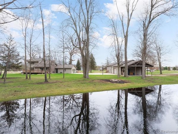 9247 Schrepfer Road, Howell, MI 48855