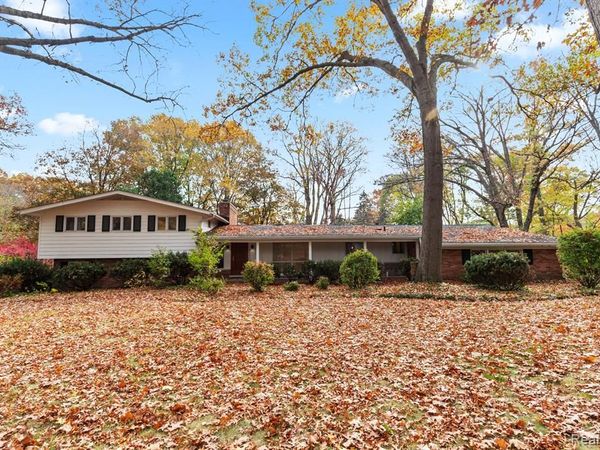 4966 Whispering Pine Lane, Bloomfield Twp, MI 48302