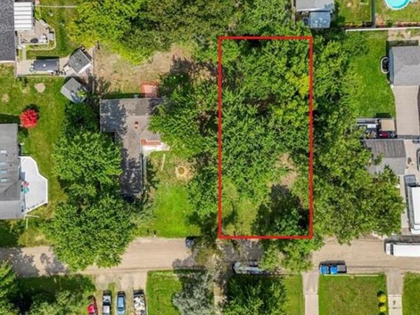 33712 Melton Avenue, Westland, MI 48185
