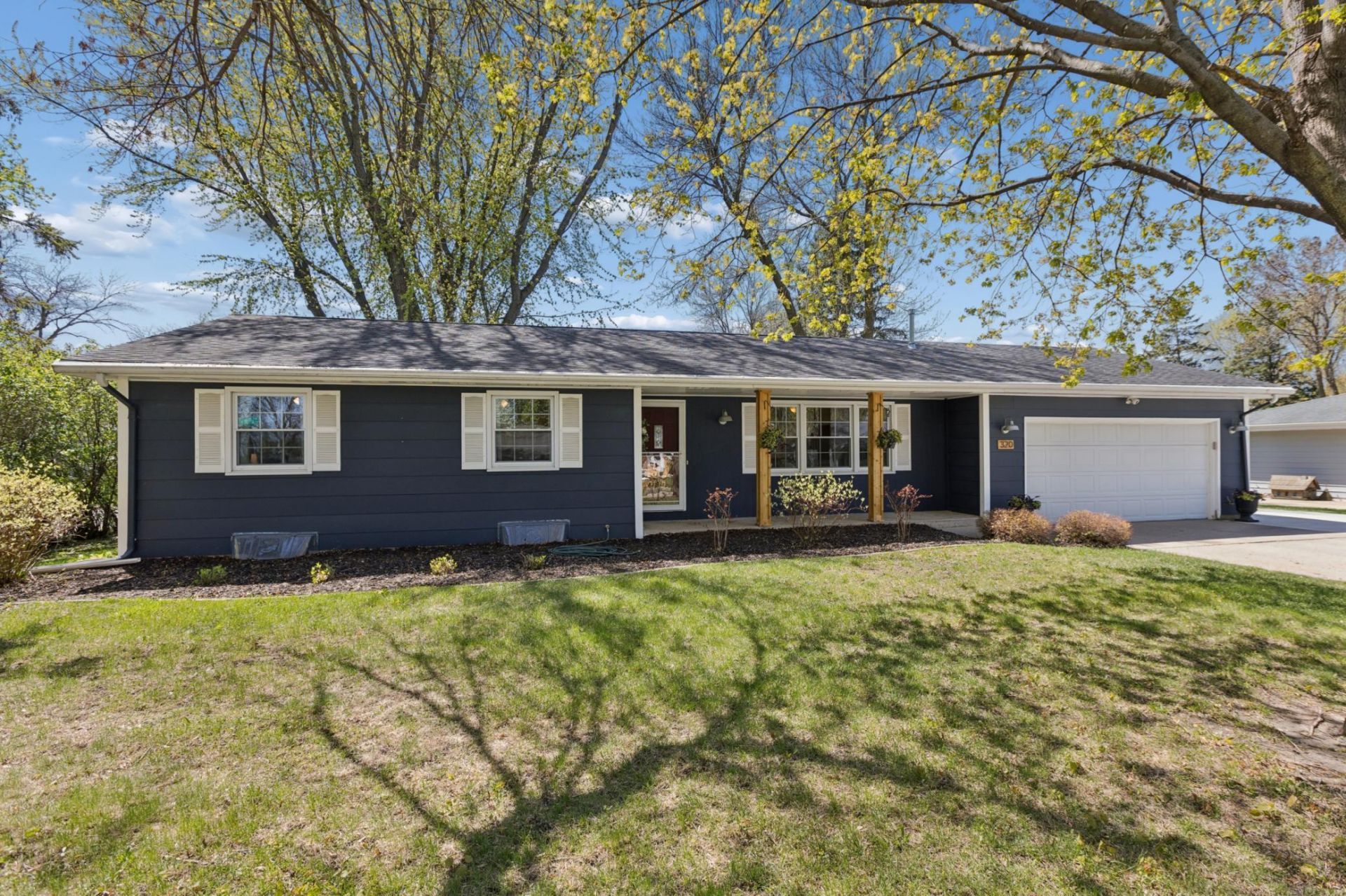 320 4th Street Ne, Mayer, MN 55360 Main Photo