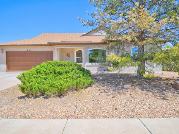 7097 Albany Hills Drive NE, Rio Rancho, NM 87144