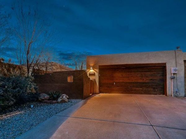 694 Lakeview Circle SE, Rio Rancho, NM 87124
